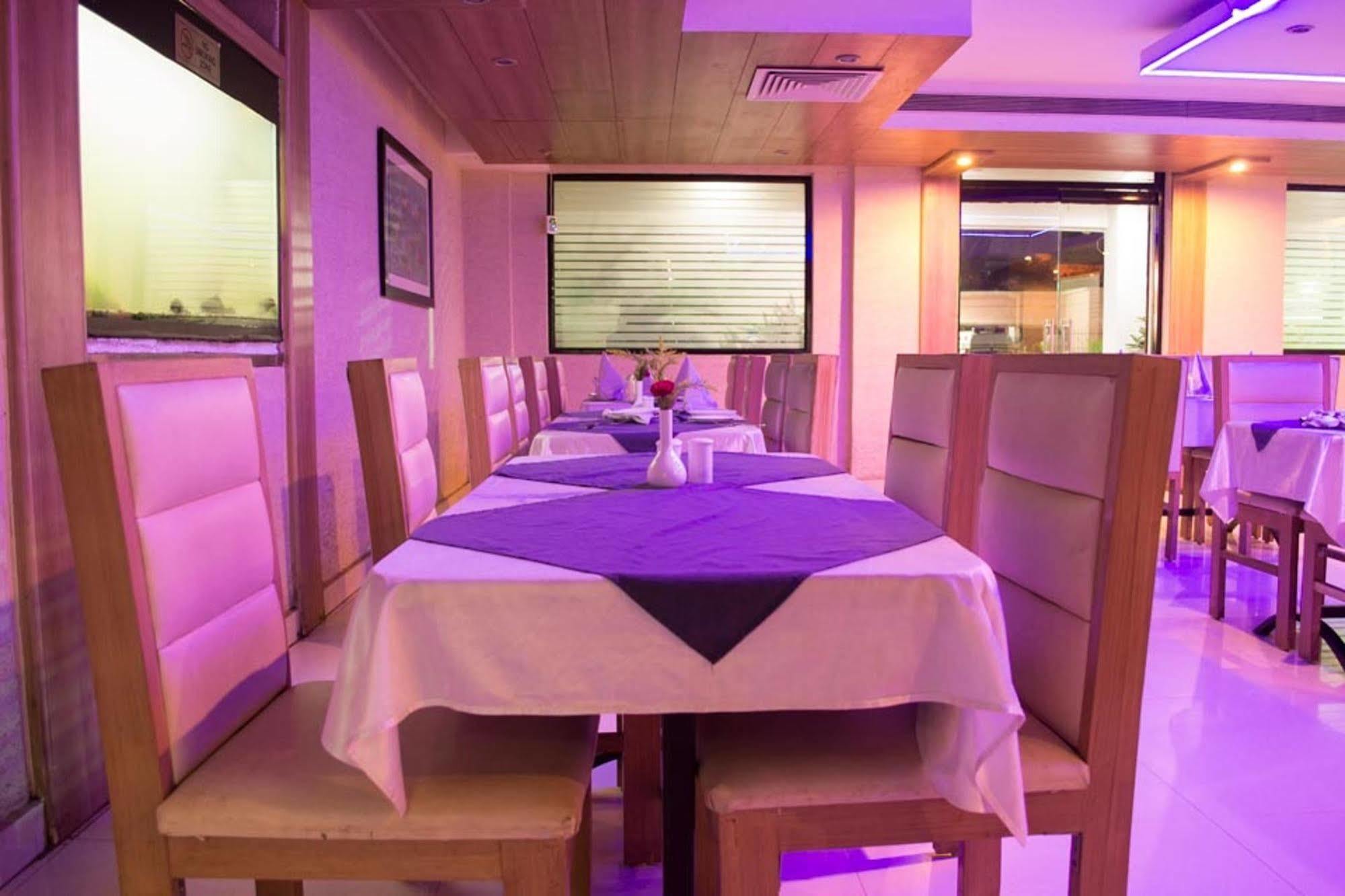 Oyo 1359 Hotel Best Inn Bhubaneswar Ngoại thất bức ảnh