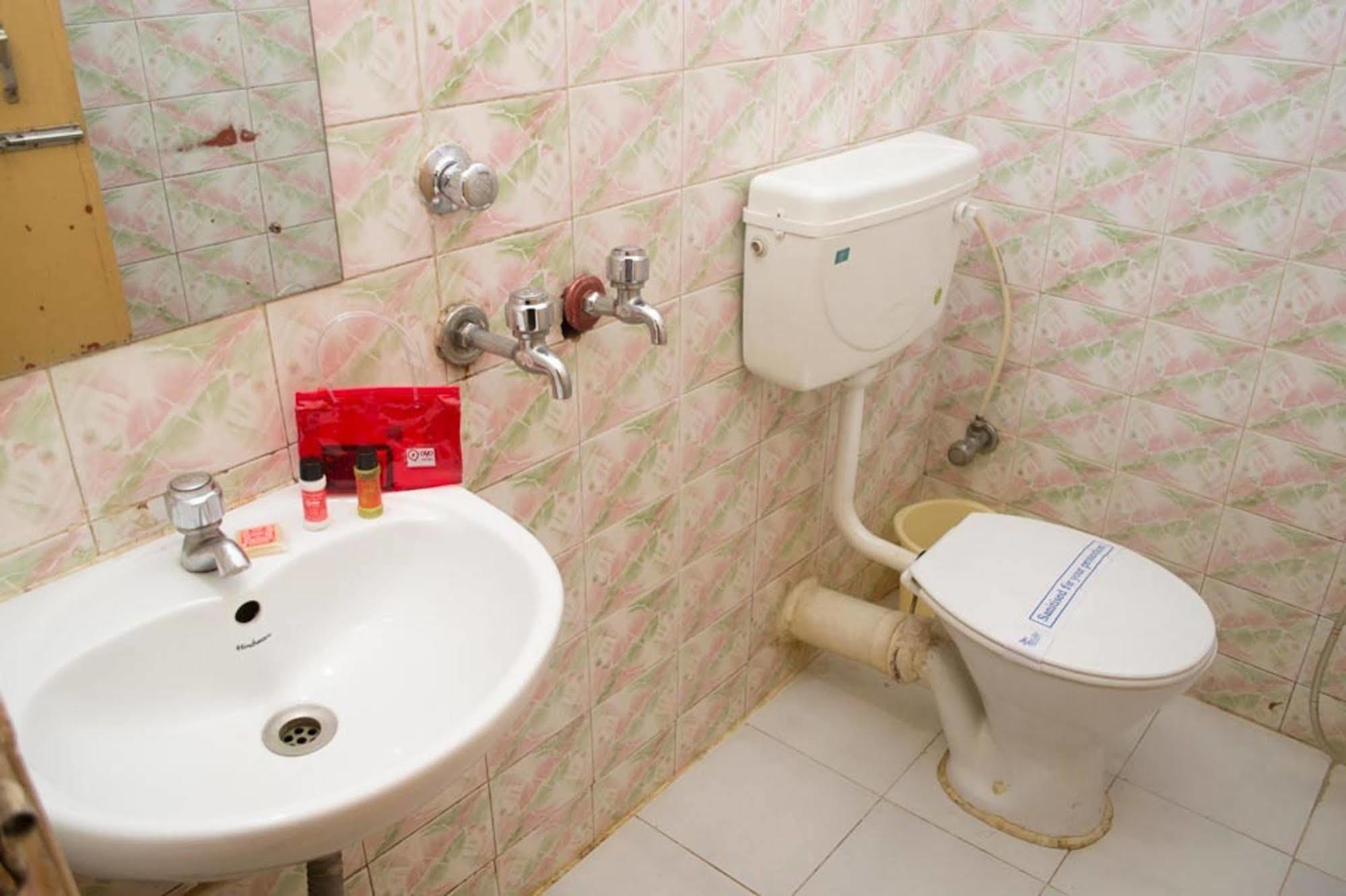 Oyo 1359 Hotel Best Inn Bhubaneswar Ngoại thất bức ảnh