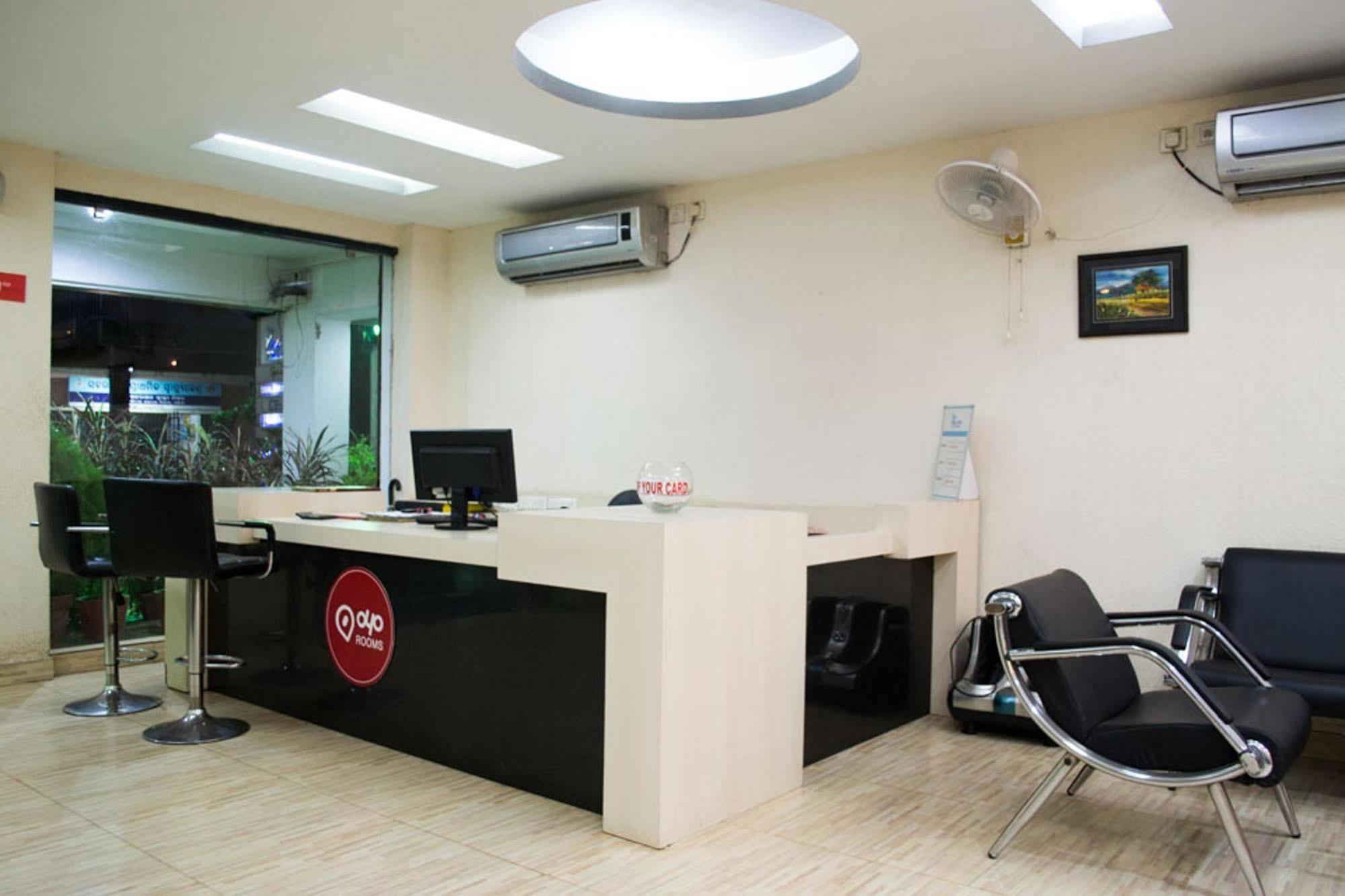 Oyo 1359 Hotel Best Inn Bhubaneswar Ngoại thất bức ảnh