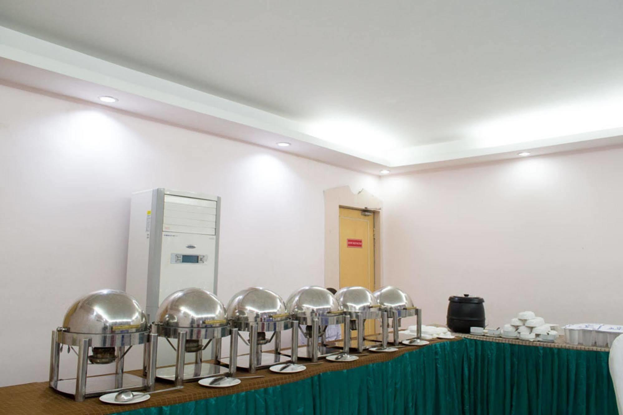 Oyo 1359 Hotel Best Inn Bhubaneswar Ngoại thất bức ảnh