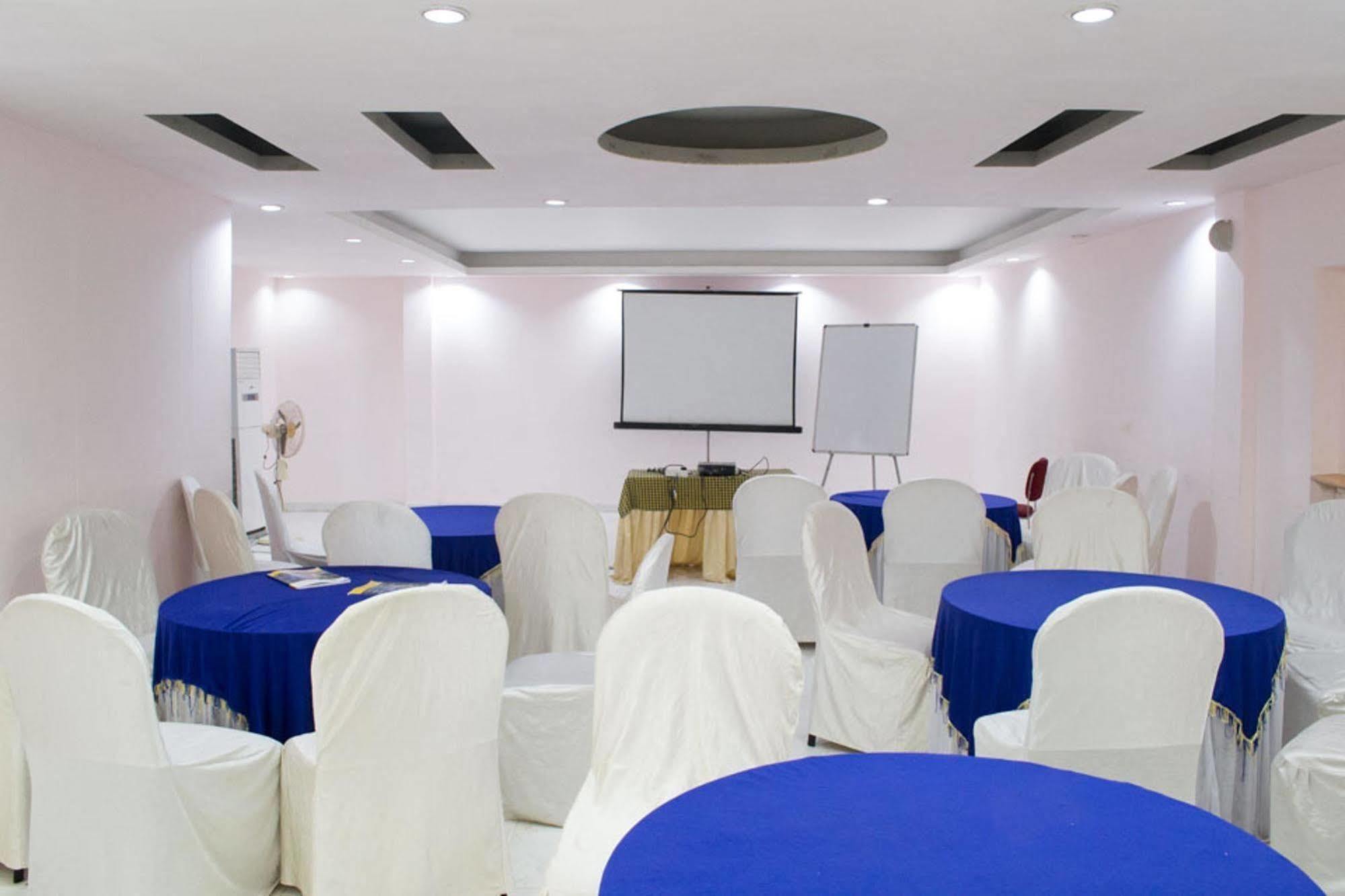 Oyo 1359 Hotel Best Inn Bhubaneswar Ngoại thất bức ảnh