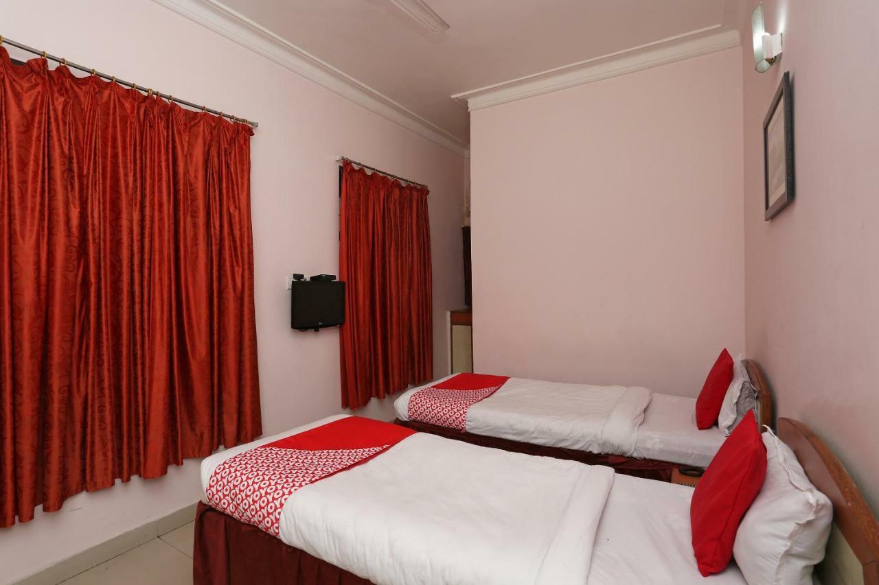 Oyo 1359 Hotel Best Inn Bhubaneswar Ngoại thất bức ảnh