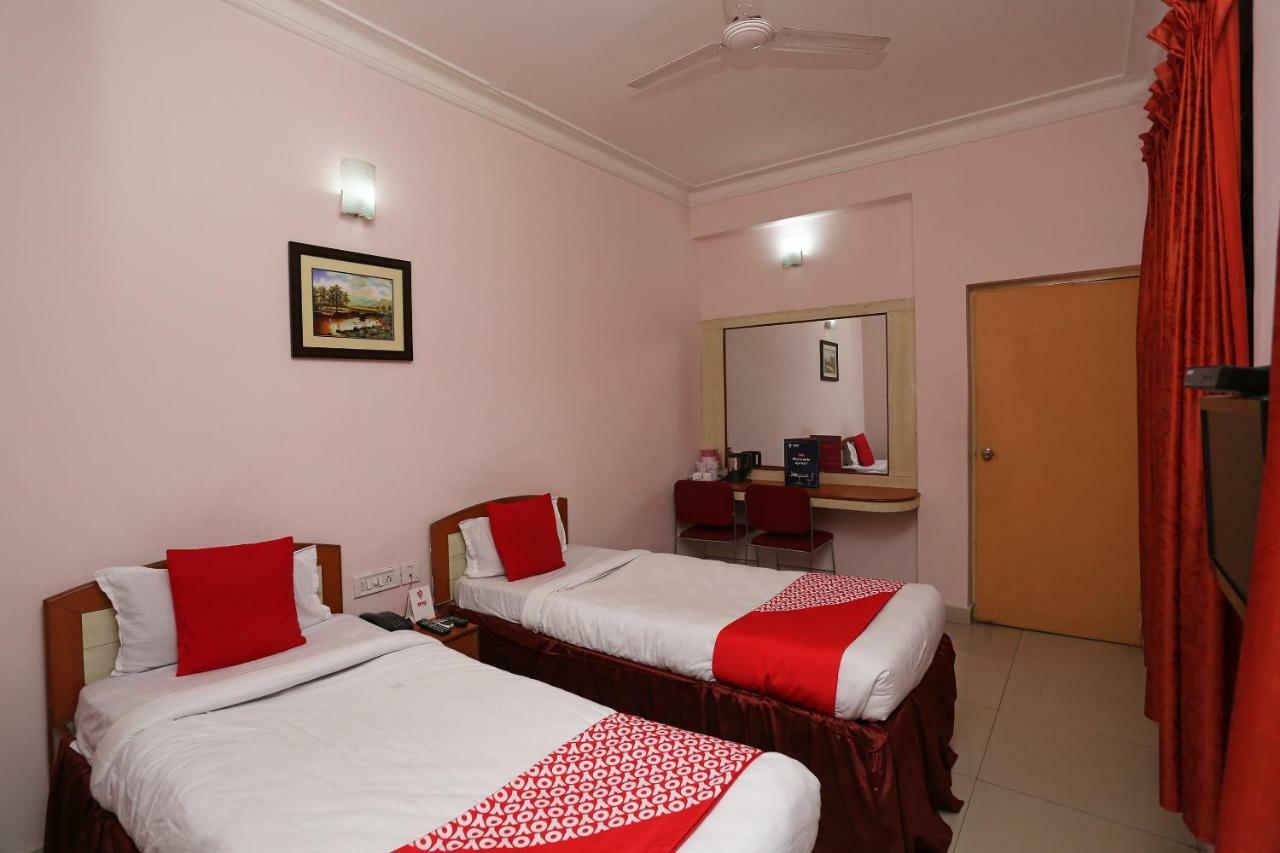 Oyo 1359 Hotel Best Inn Bhubaneswar Ngoại thất bức ảnh